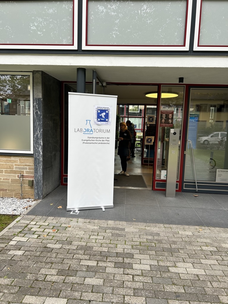 Der Eingang vom Freischwimmer